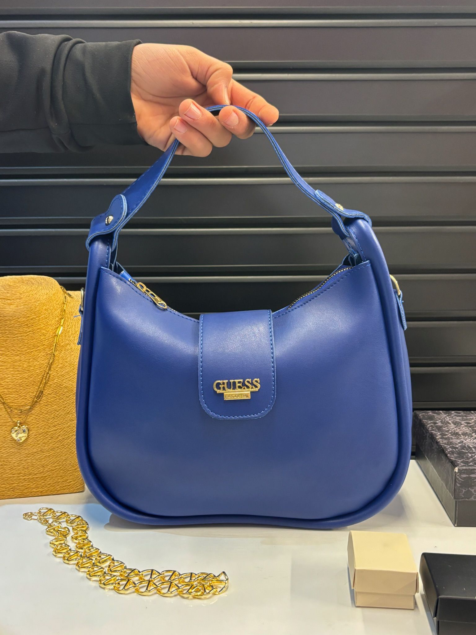 GUESS Omuz Çantası